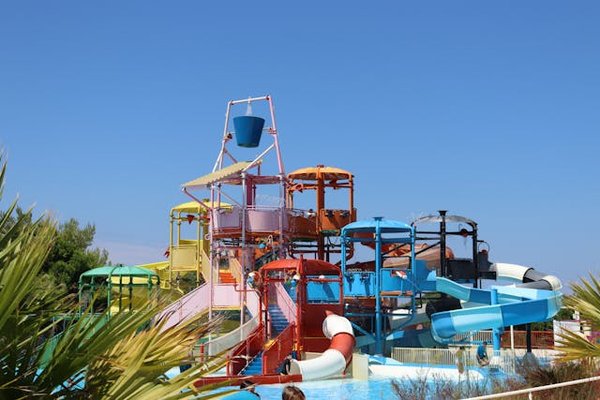 Choisir des campings étoilés avec parc aquatique en Ardèche