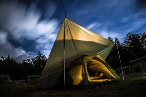 évasion nature en camping tente dans le sud