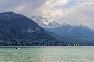 Un camping idyllique situé à proximité immédiate du lac d'Annecy